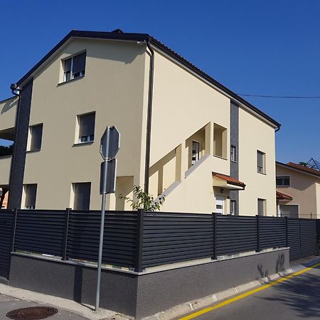 ApartИзола Экстерьер фото